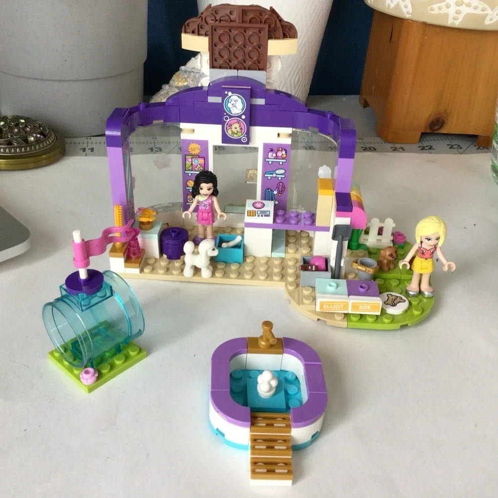 LEGO Friends Pet Care Center with Purple and Blue